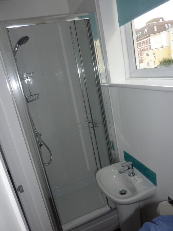Carisbrooke Hotel Bournemouth Room photo