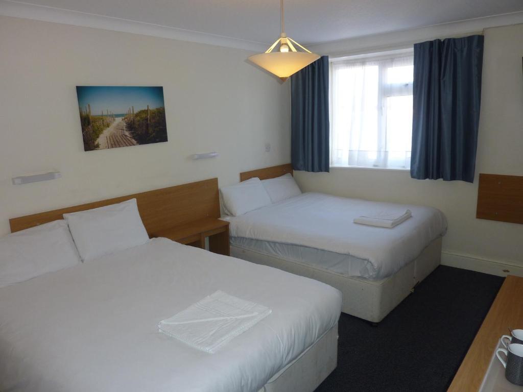 Carisbrooke Hotel Bournemouth Room photo